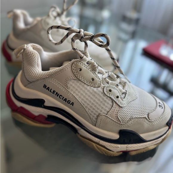 Balenciaga Women's Cream Sneakers - Picture 1 of 5